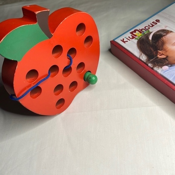 Pre-owned Threading Big Apple: A Wooden Toy for Caterpillar Weave Thru‎ Fun - Picture 3 of 6